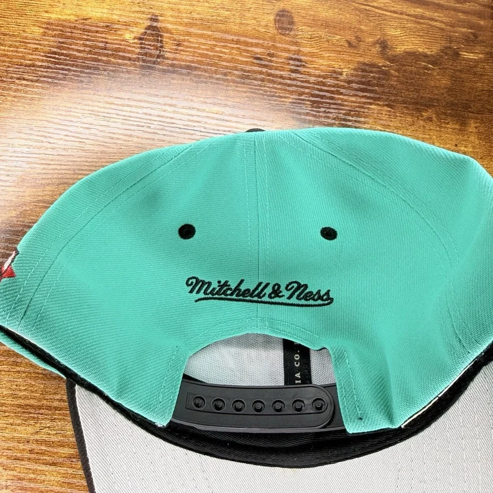 Mitchell & Ness Vancouver Grizzlies Snapback Hat Hardwood Classics NBA Teal